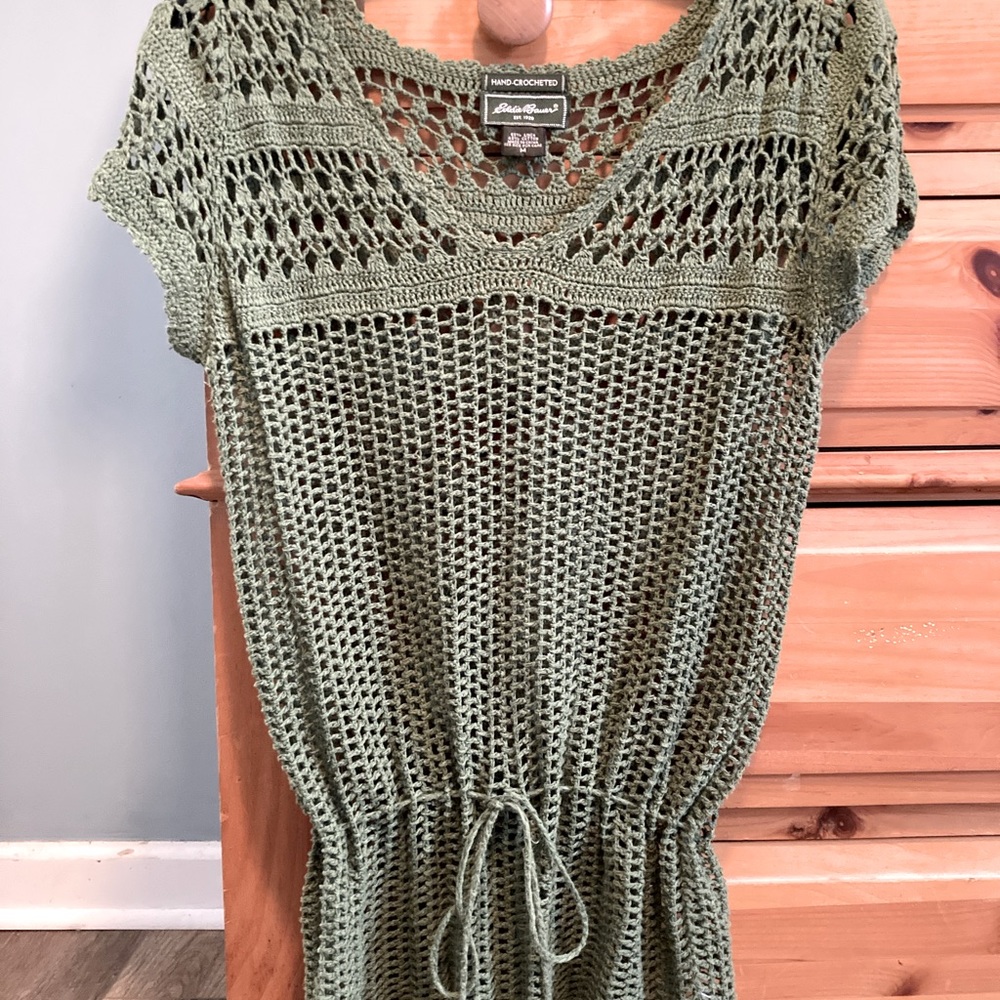 Perfect summer top! Dress up or down with jeans or shorts.